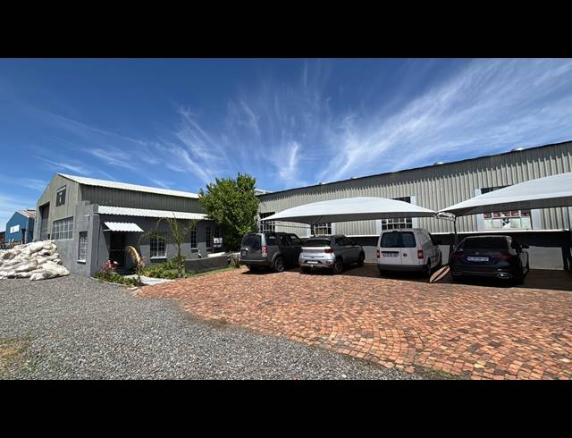 1,000M² WAREHOUSE FOR SALE IN HUGHES